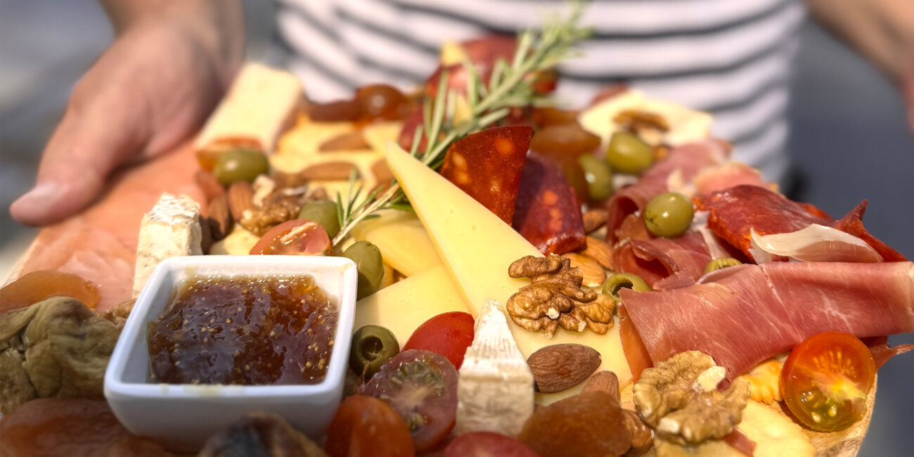 Hexagon Beach Bar Vodice Cheese and Ham plate with dalamtinan selection, rosmarine, olives and nuts